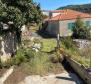 Zwei Häuser zur Modernisierung in Selca, Brac mit Meerblick - foto 6