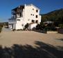Magnifique propriété touristique à Zavala avec 5 appartements, garage et plusieurs installations supplémentaires - pic 10