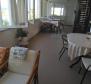 Nádherná turistická nemovitost v Zavala s 5 apartmány, garáží a několika doplňkovými zařízeními - pic 15