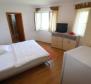 Villa and apartment house in a great location on Rab island in Supetarska Draga - pic 17