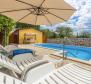 Schöne Villa mit Swimmingpool in Malinska, Malinska-Dubašnica - foto 31