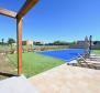 Villa de plain-pied nouvellement construite avec piscine dans un endroit calme à Svetvincenat ! - pic 12