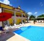Bright property in Porec area with swimming pool and 4 apartments - pic 4