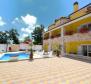 Bright property in Porec area with swimming pool and 4 apartments - pic 7