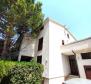 Apartment house 300 m from the sea in Fazana with several apartments and rooms 