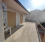 Spacious house of 673 m2 with sea view in Nova Veruda, Pula, just 200 meters from the sea - pic 32