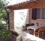 Immeuble avec 5 appartements et plus à Banjole en pleine nature à seulement 300 m de la plage - pic 11