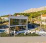Modern villa tengerre néző kilátással Split területén - pic 14