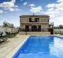 Holiday villa with swimming pool near Zadar 