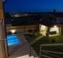 Villa úszómedencével és két lakóegységgel - pic 31