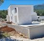 Deux villas similaires au premier rang de la mer dans la région de Zadar - pic 12