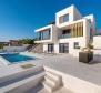 Moderne Villa in erster Linie in der Gegend von Zadar, das gefragteste Format! - foto 32