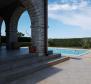 Nice stone house 225m2, Vodnjan - pic 28