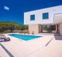 Étonnante villa au design moderne dans la région de Split - pic 3