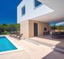 Étonnante villa au design moderne dans la région de Split - pic 11