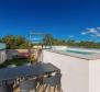 Luxusní mezonetový byt s nádhernou střešní terasou a střešním bazénem na poloostrově Krk - pic 3