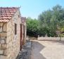 Quality house just 120 meters from the sea, with a large garden and parking in North-West part of Hvar - pic 5