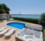 Vzácná vila na nábřeží v Kaštel Stafilic, s bazénem a skvělým výhledem na moře - pic 5