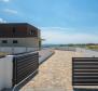 Neu gebaute, moderne 5-Sterne-Villa direkt am Sandstrand in der Gegend von Zadar - foto 11