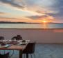 Neu gebaute, moderne 5-Sterne-Villa direkt am Sandstrand in der Gegend von Zadar - foto 39