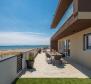 Neu gebaute, moderne 5-Sterne-Villa direkt am Sandstrand in der Gegend von Zadar - foto 43