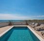 Neu gebaute, moderne 5-Sterne-Villa direkt am Sandstrand in der Gegend von Zadar - foto 45