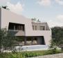 Supermoderní vila vyspělé architektury v Kaštel Štafilič jen 400 metrů od pláže - Le Corbusier by ji miloval - pic 8
