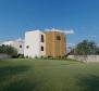Moderne Luxusvilla in einer neu gebauten Villenresidenz bei Porec, nur 1,1 km vom Meer entfernt - foto 13
