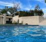 Villa jumelée dans la région de Rovinj avec piscine, à seulement 3,5 km de la mer - pic 2