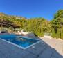 Luxusní vila s vnitřním a venkovním bazénem v Grizane - pic 9