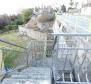 Geräumiges Einfamilienhaus 580 m2 mit Meerblick auf einem Grundstück von 3200 m2 in Pobri, Opatija - foto 27