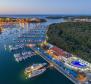 Maison flottante unique directement sur l&#39;eau avec vue sur la mer et le port de plaisance de Pula, Veruda ! - pic 2