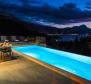 Merveilleuse nouvelle villa moderne sur la Riviera d&#39;Omis à seulement 60 mètres de la mer, avec piscine, sauna, salle de fitness et garage - pic 26
