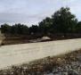 Baugrundstück zum Verkauf auf der Insel Vir, 100 Meter vom Strand entfernt, herrlicher Meerblick - foto 9