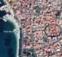 Land plot with older house for renovation in Baska Voda just 200 meters from the beach 