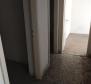 Investment property - house for renovation in Kastel Stari - pic 10
