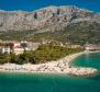 Land plot with older house for renovation in Baska Voda just 150 meters from the beach - pic 2