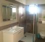 Nieruchomość z 3 apartamentami i basenem w Rogoźnicy - pic 25