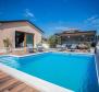 Charming villa with swimming pool in Poreč - pic 6