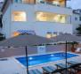 Luxus-Penthouse auf Ciovo zu verkaufen, nur 20 Meter vom Meer entfernt, exklusive Residenz - foto 3