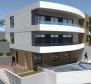Penthouse in der neuen Residenz am Meer in Trogir, nur 80 Meter vom Meer entfernt 