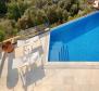 Nádherná moderní vila na Hvaru s bazénem a vynikající architekturou - pic 48