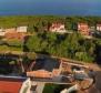 Jednoúrovňová moderní vila s bazénem u moře v Rabacu, nádherný výhled - pic 7
