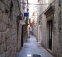 Stone house for sale in Medieval Trogir just 60 meters from the sea - pic 3