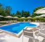 Boutique-Hotel mit 7 Apartments und einem wunderschönen Garten in Baska auf Krk, nur 500 Meter vom Meer entfernt - foto 7