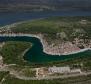 Amazing property with 5 apartments just 50 meters from the sea in Dalmatian Novigrad - pic 7