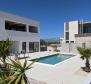 Moderne Villa mit Swimmingpool in der Nähe von Zadar, nur 120 Meter vom Meer entfernt - foto 2