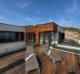 Jedna ze sedmi nových plážových vil na prodej v oblasti Šibenik v uzavřeném luxusním kondominiu - pic 11