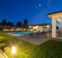 Deux villas nouvellement construites avec piscine à Šišan, Ližnjan, style authentique - pic 37