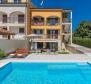 Bright apart-house for sale in Poreč with sea views 
